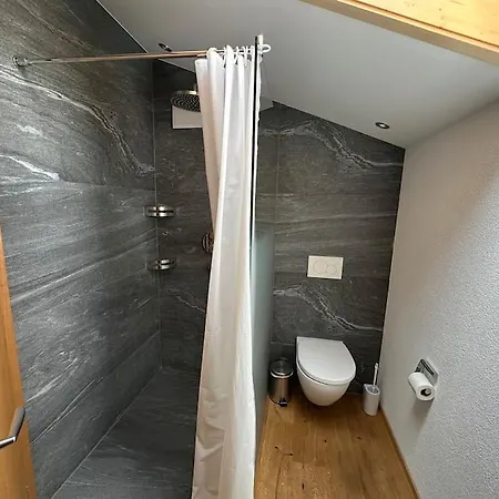 5 Bedrooms Bruenig Chalet *